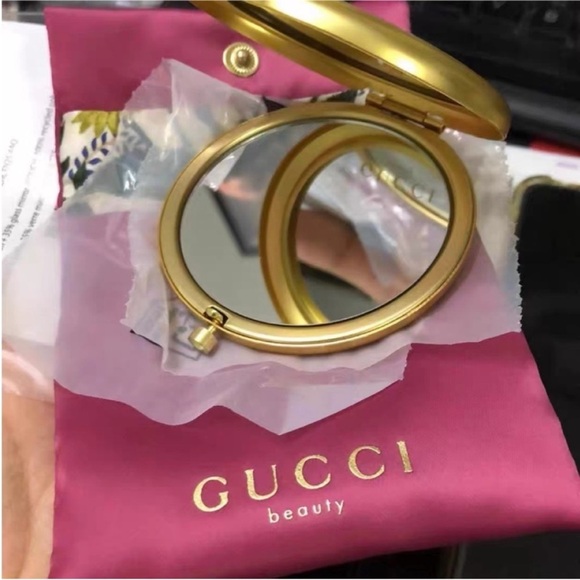 Gucci Beauty Floral Mirror with Red Pouch - Picture 3 of 4